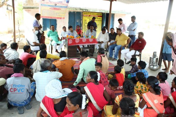 सरगुजा के अंतिम छोर पर बसे बकोई पहुंचे आदित्येश्वर, सुनी समस्याएं