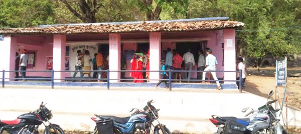 कुदरगढ़ दर्शन के लिए आए लोग आपस में भिड़े, एक मौत, कई जख्मी