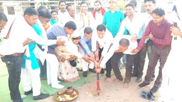 डेढ़ करोड़ के मुख्यमंत्री सुगम सडक़ का भूमिपूजन