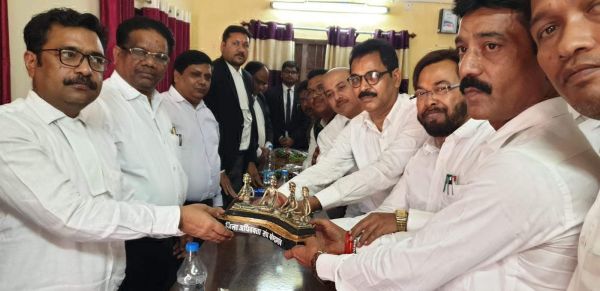 न्यायाधीशों का विदाई समारोह