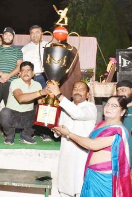 मनेन्द्रगढ़ कप-2022 क्रिकेट स्पर्धा का रंगारंग शुभारम्भ