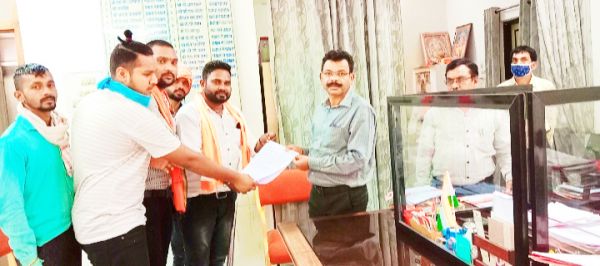अधूरे सडक़ निर्माण कार्य शुरू करने की मांग, आंदोलन करने की चेतावनी