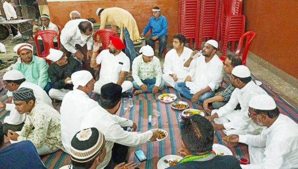 शहर कांग्रेस अध्यक्ष ने दी इफ्तार पार्टी