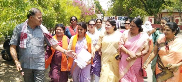 राज्यपाल से रेडी-टू-ईट गड़बड़ी की शिकायत
