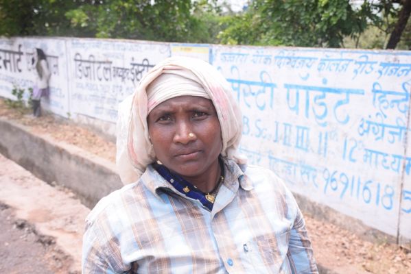 मजदूरों के लिए जन्मजात रोग बना महंगाई और गरीबी