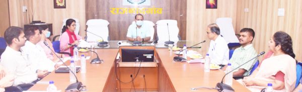 उद्योगों में स्थानीय युवाओं को भागीदारी बढ़ाने की जरूरत- कलेक्टर
