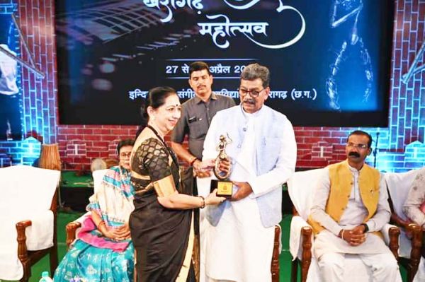 शास्त्रीय संगीत, नृत्य कला हमारे मन को शांति प्रदान करता है- चरणदास महंत