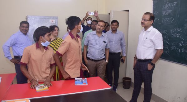 बौद्धिक मंदता के बच्चों को संवेदनशीलता के साथ विशेष प्रशिक्षण देने की जरूरत