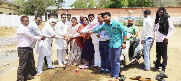 विधायक ने किया सडक़ निर्माण कार्य का भूमिपूजन