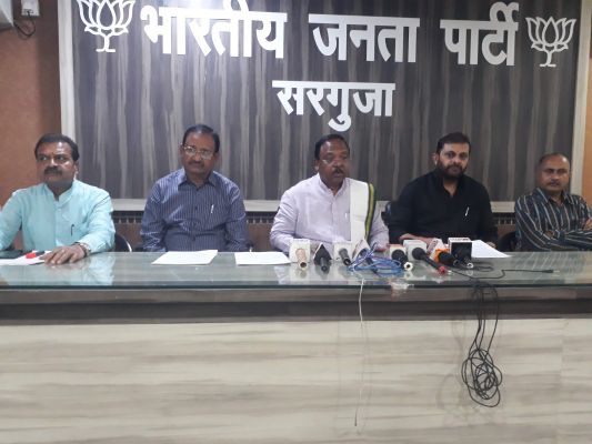 भूपेश सरकार अपनी नाकामियों व झूठे वादों को दबाने के लिए ऐसा फरमान निकाली है-रामविचार