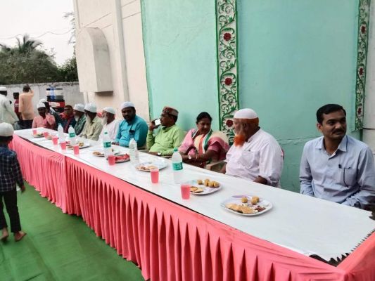 नगरी के रोजा इफ्तार पार्टी में विधायक शामिल हुई