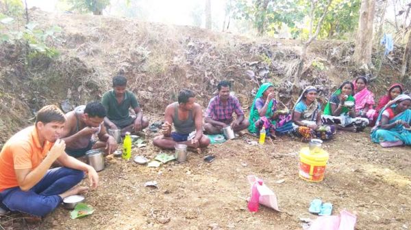 जनप्रतिनिधियों, अफसरों व नागरिकों ने खाया बोरे बासी