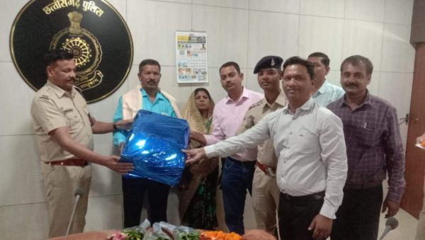 चौरे को सेवानिवृत्त होने पर दी गई भावपूर्ण विदाई