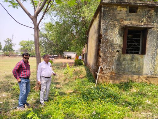 बहीगांव हाईस्कूल भवन जर्जर, डीईओ ने मरम्मत के दिए निर्देश