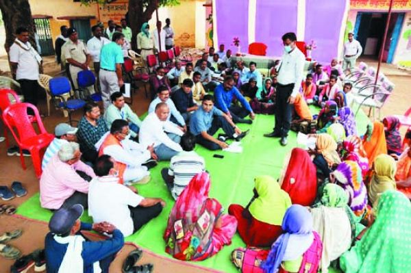 पटवारी निलंबित, पीएचसी प्रभारी को नोटिस, प्रशासन एक्शन मोड में