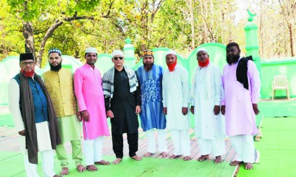 हर्षोल्लास के साथ मनी ईद