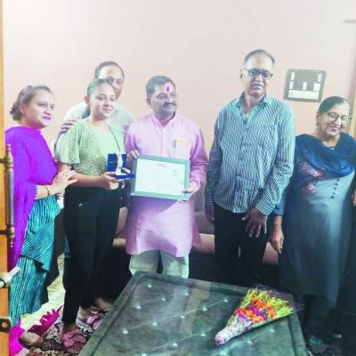 सांसद ने श्रुति को दी शुभकामनाएं
