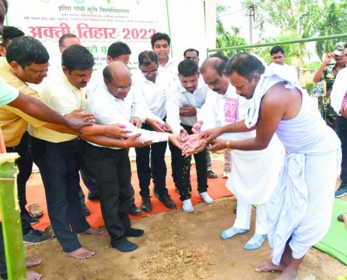 बस्तर विकास प्राधिकरण के अध्यक्ष लखेश्वर ने किया माटी पूजन