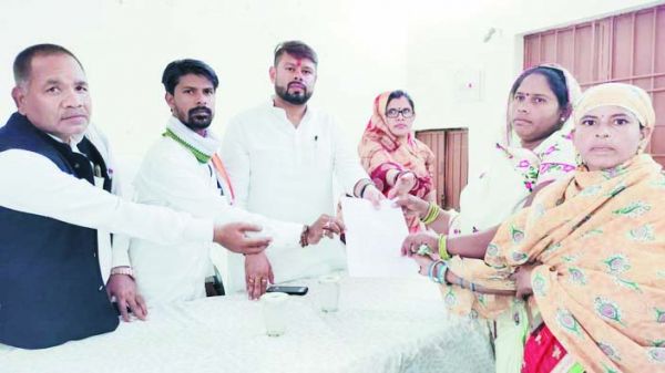 सौ हितग्राहियों के घर का सपना पूरा 