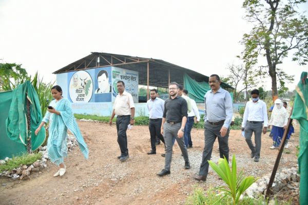 कमिश्नर ने किया सुकमा के रामाराम गौठान और जेलबाड़ी अर्बन गौठान का निरीक्षण