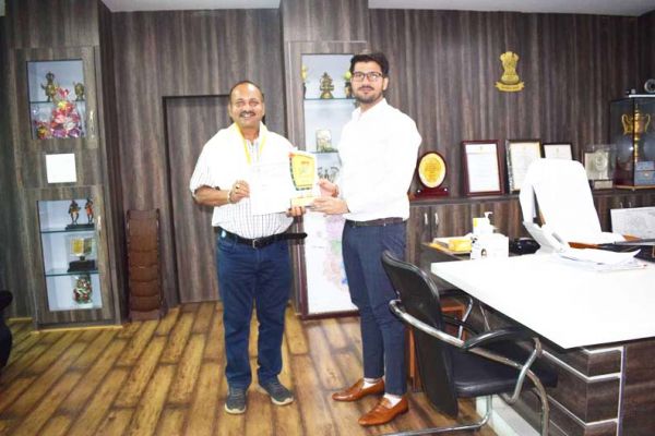 देश में दूसरे स्थान पर आनंद सिंह पितृ शक्ति सम्मान से नवाजे