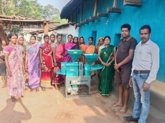 जिपं उपाध्यक्ष ने सहायता समूहों को दिया मिनी राइस मिल