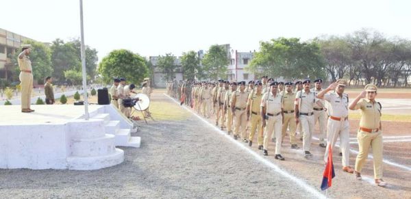 पुलिस अधीक्षक ने ली जनरल परेड की सलामी