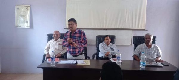 नए शिक्षा सत्र के लिए तैयारी शुरू, संकुल प्रभारियों की समीक्षा बैठक