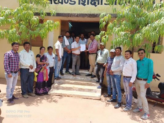 शाला सुरक्षा प्रशिक्षण सेशिक्षकों में रोष, खोला मोर्चा