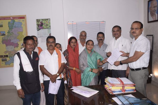 ठेलकाडीह समेत 20 गांवों को नांदगांव जिले में यथावत रखने की मांग
