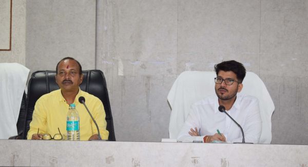 अल्पसंख्यकों को मिले अधिकतम लाभ-कलेक्टर