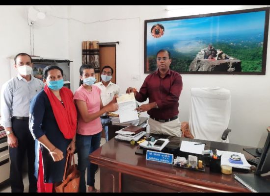 किरंदुल की बेटी स्नेहा के सपनों को एएमएनएस ने दिया पंख, नर्स बनकर ग्रामीणों की करेगी सेवा