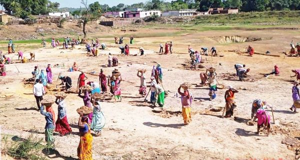 प्रदेश में मजदूरों को सर्वाधिक रोजगार नांदगांव में मिला