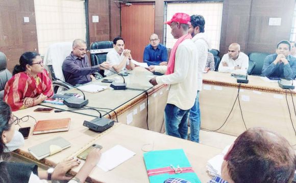 जनचौपाल में कलेक्टर ने सुनी  समस्याएं