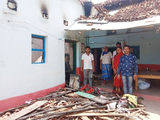 शॉर्ट सर्किट से लगी घर में आग, 3 लाख नकद सहित 9 लाख का सामान जला