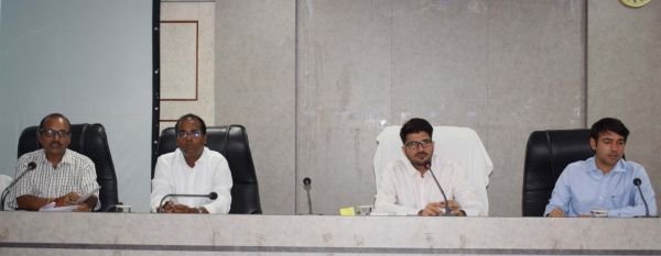 गौठानों में अधिकतम हितग्राहियों को जोडऩे निर्देश