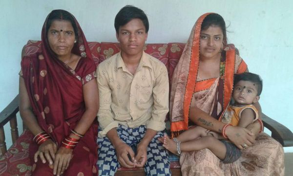 मजदूर का बेटा डोगेश्वर प्रावीण्य सूची में