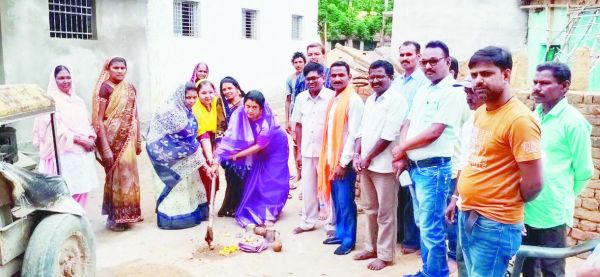 पार्षद पूनम वार्ड में दे रही विकास कार्यों को गति