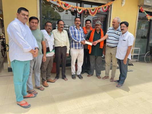 मंत्री अमरजीत ने ब्राह्मण समाज को 10 हजार दिए