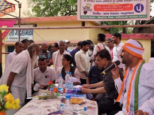 जन चौपाल में ग्रामीणों की शिकायत पर पटवारी-ऑपरेटर का एक माह का वेतन रोकने निर्देश