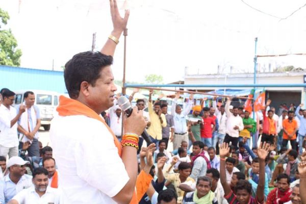 पूर्व मंत्री गागड़ा सहित भाजपाइयों ने दी गिरफ्तारी