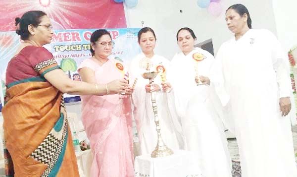 बच्चों के सर्वांगीण विकास के लिए  टच द लाईट समर कैम्प