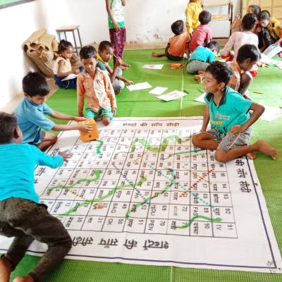 समर कैंप में बच्चों की प्रतिभा रंग ला रही