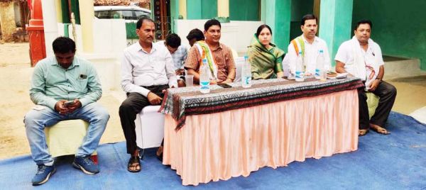 विधायक ने आधा दर्जन गांवों में किया जनसंपर्क, सुनी समस्याएं, दी सौगात