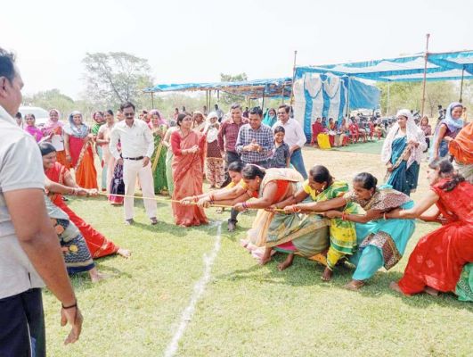हमर गांव हमर गोठान खेलबो नचबो लईका महतारी सियान कार्यक्रम का आयोजन