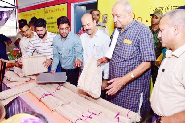 महिला समिति कर रही केला तना रेशा, जल एवं तना पल्प उत्पादन
