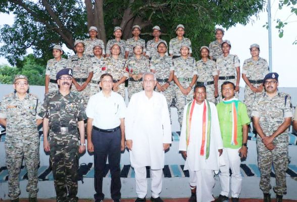 पहले वर्दी देख कर लोग भाग जाते थे, अब सुरक्षाबलों के कैम्प स्थापित करने में ग्रामीण कर रहे सहयोग