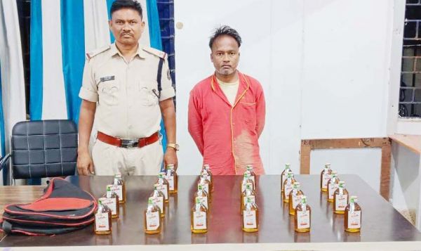 अवैध शराब बेचते एक व्यक्ति पकड़ाया
