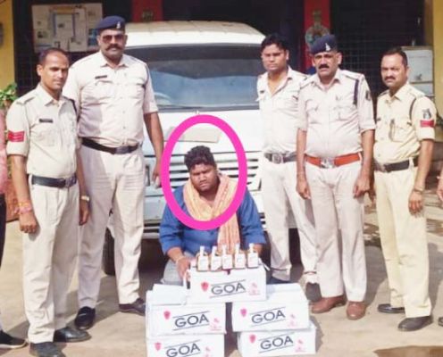 कार सहित पांच पेटी शराब जब्त