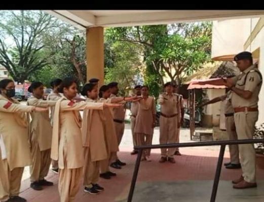 अधिकारी-कर्मचारियों ने ली आतंकवाद और हिंसा का विरोध करने की शपथ